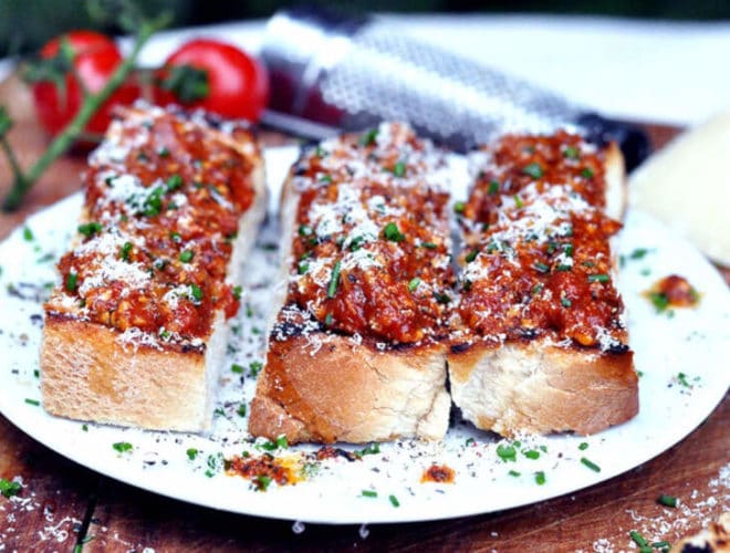 Pan con Tomate