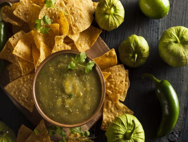 Tomatillo salsa verde with chips