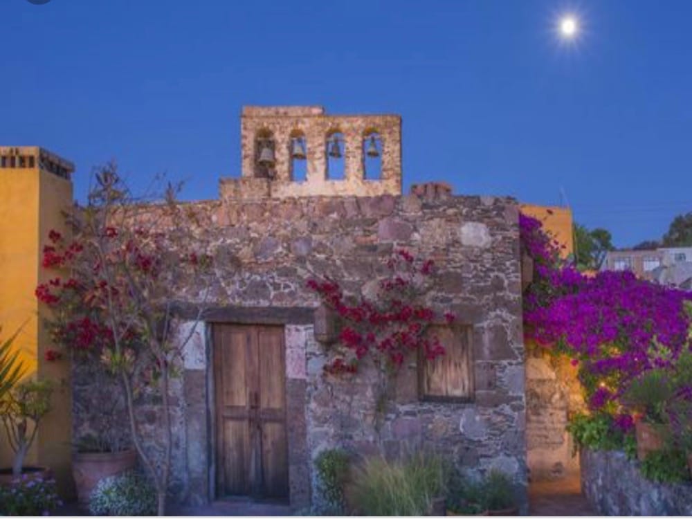 Hotel Los Amantes exterior
